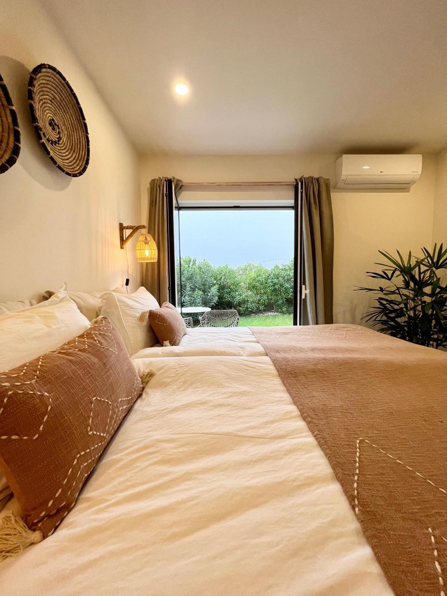 Sunday Morning Guesthouse Aljezur Rum bild